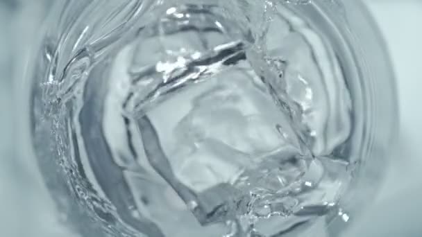 Super Slow Motion Detail Shot Ice Cube Falling Glass Vodka — Αρχείο Βίντεο