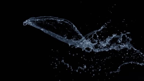 Super Pomalý Pohyb Shot Water Splashe Při 2000Fps Izolované Černém — Stock video