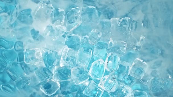 Super Slow Motion Shot Freezing Ice Cubes Tło Efektem Mgły — Wideo stockowe