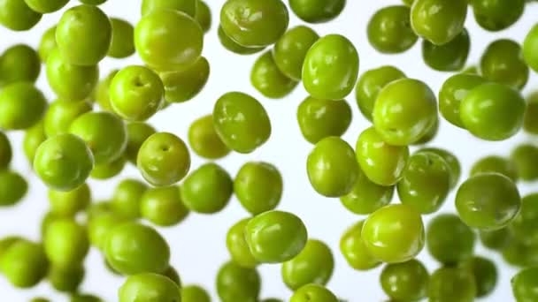 Super Slow Motion Shot Green Olives Lecące Kierunku Kamery Prędkością — Wideo stockowe