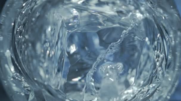 Super Slow Motion Detail Shot Pouring Vodka Crystal Clear Ice — Αρχείο Βίντεο