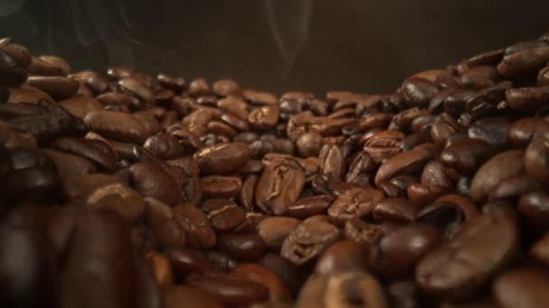 Süper Yavaş Hareket Kaydırma Çekimi 1000 Fps Kahve Çekirdeği Duman — Stok video
