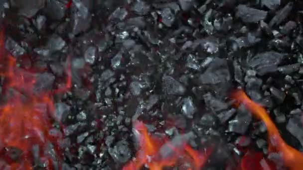 Super Slow Motion Shot Coal Flames Sparks Explosion Camera 1000 — Vídeo de Stock