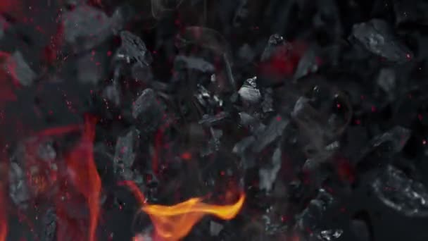 Super Slow Motion Shot Cărbune Flăcări Scântei Explozie Spre Cameră — Videoclip de stoc