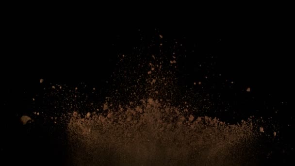 Super Slow Motion Shot Soil Explosion Aislado Sobre Fondo Negro — Vídeo de stock
