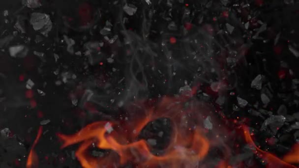 Super Zeitlupe Schuss Von Kohle Flammen Und Funken Explodiert Richtung — Stockvideo