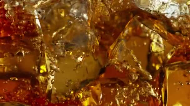 Super Slow Motion Szczegóły Shot Lemoniady Wylewania Perfect Clear Ice — Wideo stockowe