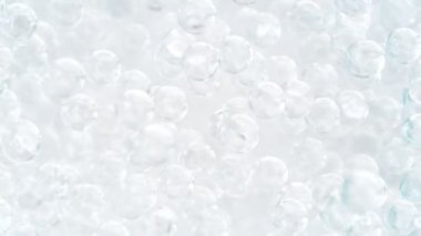 Şeffaf Topları 1000 fps 'te Düşürme Süper Yavaş Çekimi. 4K 'da Yüksek Hız Sinema Kamerası ile çekildi..