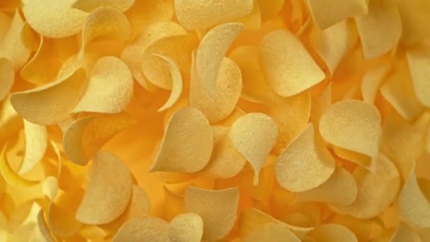 Super Slow Motion Shot Von Premium Kartoffelchips Die Mit 1000Fps — Stockvideo