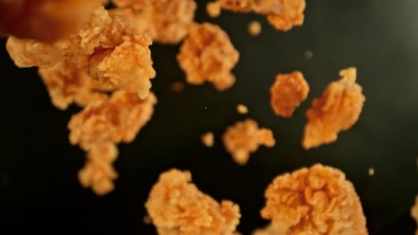 Super Slow Motion Shot Falling Fried Chicken Pieces Camera 1000Fps — Stock Video