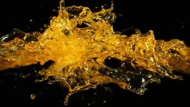 Super Slow Motion Shot Oil Splashes Flying Terisolasi Black Background — Stok Video