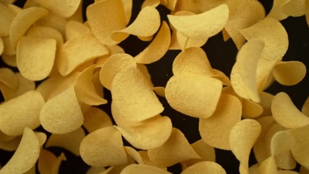 Super Slow Motion Shot Patatas Fritas Premium Volando Hacia Cámara — Vídeos de Stock