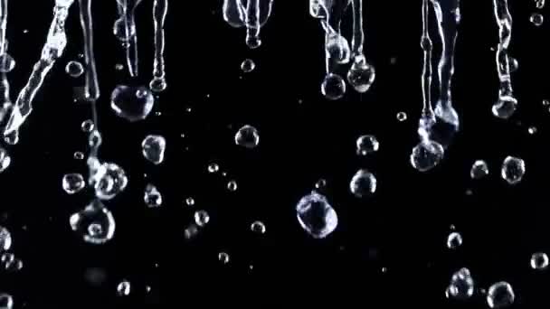 Super Slow Motion Shot Falling Water Droplets Odizolowane Czarnym Tle — Wideo stockowe