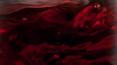 Süper Yavaş Çekim Makro Şat, Dönen Kırmızı Şarap Camda, 1000fps. Yüksek Hız Sinema Kamerası, 4K.