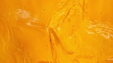 Suda Dalgalanan Yağ Çekiminin Süper Yavaş Çekimi. Yüksek Hız Sinema Kamerası, 4K.