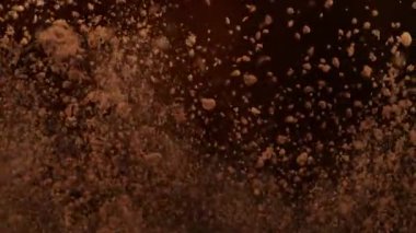 Yan Kakao Tozu Patlaması 'nın Süper Yavaş Çekimi, 1000fps' de. 4K 'de Yüksek Hız Sinema Kamerası ile çekildi..