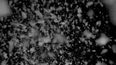 Düşen Karların Süper Yavaş Çekimi Siyah Arkaplanda 1000 fp 'de izole edildi.