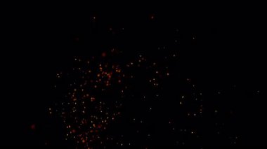 Gerçek Ateşin Süper Yavaş Çekimi Kara Arkaplan 'da izole edilmiş kıvılcımlar. Yüksek Hız Sinema Kamerası, 4K.