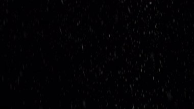 Super Slow Motion Real Rain Drops Kara Arkaplana Düşüyor, 1000fps Overlay Video. Yüksek Hız Sinema Kamerası, 4k.