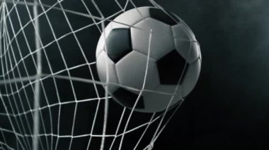 Super Slow Motion Soccer Ball Gol Ağı 'na Kara Arkaplanda, 1000fps. Yüksek Hız Sinema Kamerası, 4K.