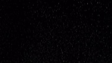 Super Slow Motion Real Rain Drops Kara Arkaplana Düşüyor, 1000fps Overlay Video. Yüksek Hız Sinema Kamerası, 4k.