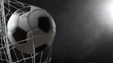 Super Slow Motion Soccer Ball Gol Ağı 'na Kara Arkaplanda, 1000fps. Yüksek Hız Sinema Kamerası, 4K.