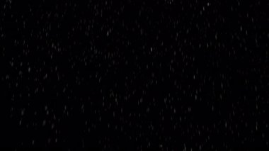 Super Slow Motion Real Rain Drops Kara Arkaplana Düşüyor, 1000fps Overlay Video. Yüksek Hız Sinema Kamerası, 4k.