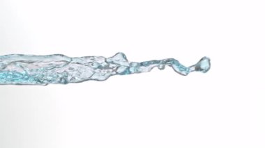 Süper Yavaş Çekim Su Sıçratma Beyaz Arkaplan 'da izole edildi. Yüksek Hız Sinema Kamerası, 4K.