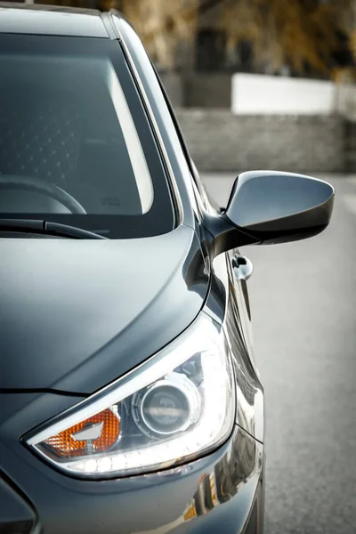 Óptica Dianteira Carro Cinza Hyundai Accent Com Sinal Volta Luz — Fotografia de Stock