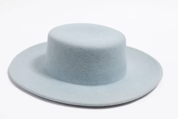 Stilvoller Sommerblauer Hut Für Frauen Isolierter Weißer Hintergrund — Stockfoto