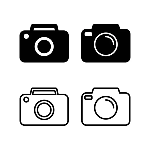トレンディーなフラットスタイルの孤立したカメラアイコン カメラのシンボルウェブサイトのデザイン — ストックベクタ