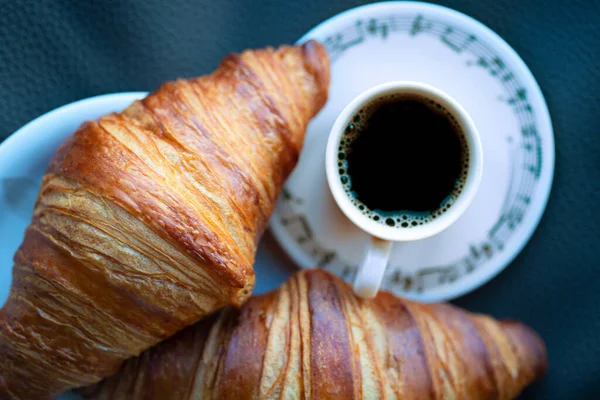 Croissants Coffee Dark Background Breakfast Flat Lay — Stock Photo, Image