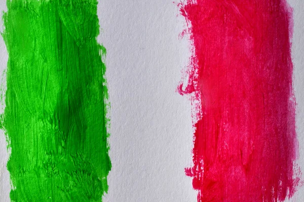 Several lines made with colors similar to the flag of Italy.