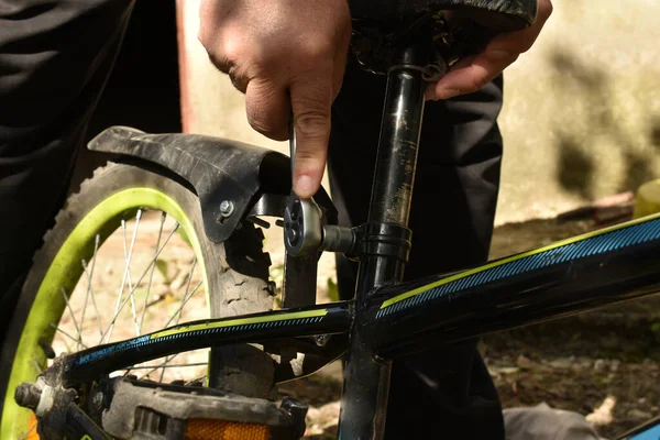Hand Locksmith Who Checks Tightness Bolt Ratchet Wrench Bicycle Frame — Stock Photo, Image
