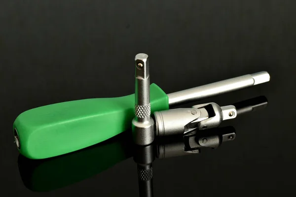 Викрутка Зеленою Ручкою Взаємозамінними Головками Різної Довжини Конфігурації — стокове фото