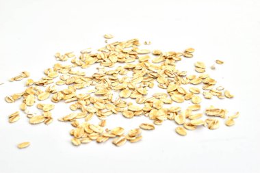 Hızlı ve sağlıklı bir kahvaltı için yassı yulaf..