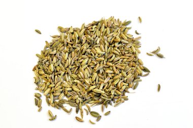 Beyaz arka planda rezene pişirmek için baharat.