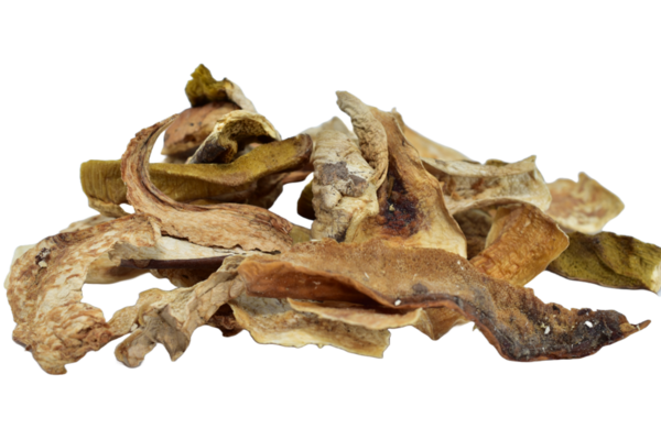 Kabaca doğranmış mantarlar PNG arka planında yatar.