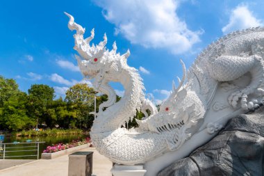 Yılan heykeli ya da Thai Naga, Wat Don Khanak, antik Tayland efsanelerine göre inşa edilmiş. Nakhon Pathom, Tayland