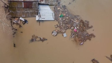 Küresel ısınma, gezegendeki seller. Kıyamet, felaketler, fırtınalar ve yıkım. Doğal afetler, iklim değişikliği, doğanın ayaklanması.