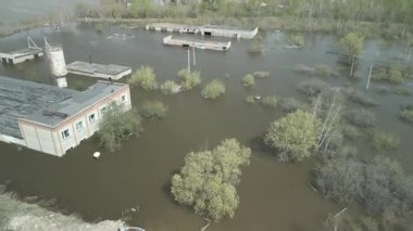 Seller, kasırgalar, küresel ısınma. İklim değişikliği, doğal afetler doğanın tsunamisi. Kıyamet, felaketler. Fırtınalar ve yıkım.