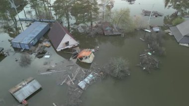 Küresel ısınma, gezegendeki seller. Kıyamet, felaketler, fırtınalar ve yıkım. Doğal afetler, iklim değişikliği, doğanın ayaklanması.