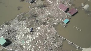 Küresel ısınma, gezegendeki seller. Kıyamet, felaketler, fırtınalar ve yıkım. Doğal afetler, iklim değişikliği, doğanın ayaklanması.