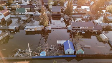 Seller, kasırgalar, küresel ısınma. İklim değişikliği, doğal afetler doğanın tsunamisi. Kıyamet, felaketler. Fırtınalar ve yıkım.