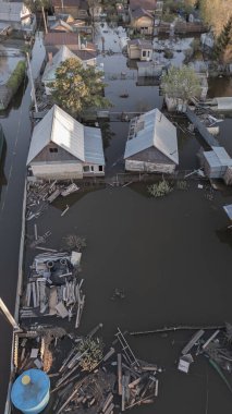 Seller, kasırgalar, küresel ısınma. İklim değişikliği, doğal afetler doğanın tsunamisi. Kıyamet, felaketler. Fırtınalar ve yıkım.