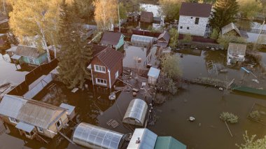 Seller, kasırgalar, küresel ısınma. İklim değişikliği, doğal afetler doğanın tsunamisi. Kıyamet, felaketler. Fırtınalar ve yıkım.