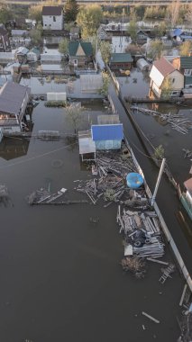 Seller, kasırgalar, küresel ısınma. İklim değişikliği, doğal afetler doğanın tsunamisi. Kıyamet, felaketler. Fırtınalar ve yıkım.