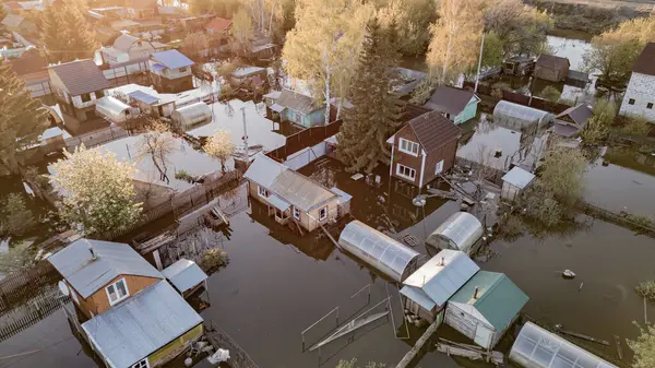 Seller, kasırgalar, küresel ısınma. İklim değişikliği, doğal afetler doğanın tsunamisi. Kıyamet, felaketler. Fırtınalar ve yıkım.