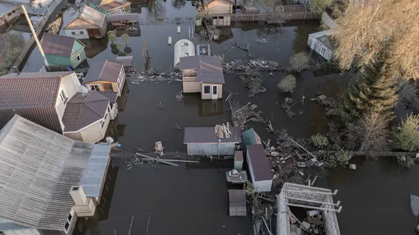 Seller, kasırgalar, küresel ısınma. İklim değişikliği, doğal afetler doğanın tsunamisi. Kıyamet, felaketler. Fırtınalar ve yıkım.