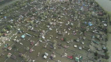Küresel ısınma, gezegendeki seller. Kıyamet, felaketler, fırtınalar ve yıkım. Doğal afetler, iklim değişikliği, doğanın ayaklanması.